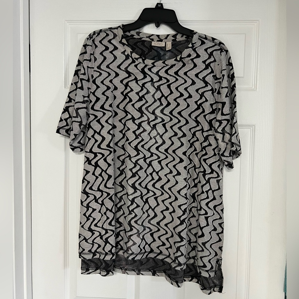 LOGO by Lori Goldstein Monochrome Abstract Pattern Top